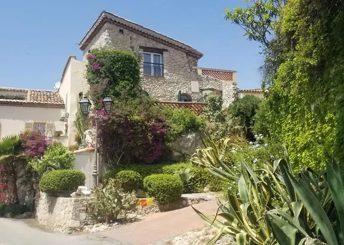 The Magical Of The Cap And The Old Antibes